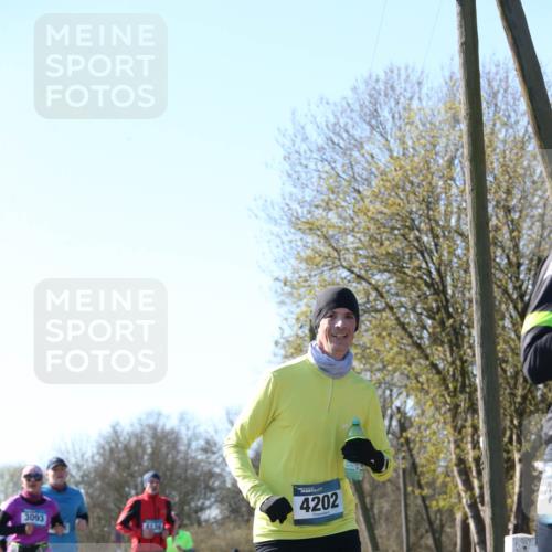 06.04.2025 - 44. Internationalen Wilhelmsburger Insellauf Jannik Wohlers http://msf.ph/oto/7622858 06.04.2025 10:24:12 Laufen 3093, 4139, 4202 meine-sportfotos.de