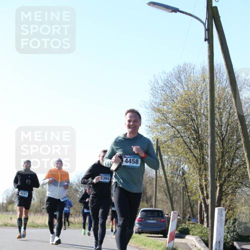 06.04.2025 - 44. Internationalen Wilhelmsburger Insellauf Jannik Wohlers http://msf.ph/oto/7622909 06.04.2025 10:24:30 Laufen 4241, 3255, 3365, 4458, 31, 4323 meine-sportfotos.de