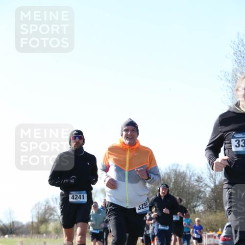 06.04.2025 - 44. Internationalen Wilhelmsburger Insellauf Jannik Wohlers http://msf.ph/oto/7622915 06.04.2025 10:24:32 Laufen 4241, 3255, 3466, 1130, 33 meine-sportfotos.de