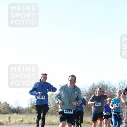 06.04.2025 - 44. Internationalen Wilhelmsburger Insellauf Jannik Wohlers http://msf.ph/oto/7622925 06.04.2025 10:24:37 Laufen 3729, 3975, 3941, 5065, 330 meine-sportfotos.de