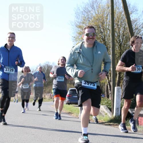 06.04.2025 - 44. Internationalen Wilhelmsburger Insellauf Jannik Wohlers http://msf.ph/oto/7622930 06.04.2025 10:24:39 Laufen 3729, 3941, 3656, 3975, 30 meine-sportfotos.de