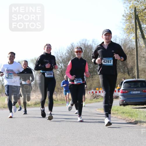 06.04.2025 - 44. Internationalen Wilhelmsburger Insellauf Jannik Wohlers http://msf.ph/oto/7622963 06.04.2025 10:24:53 Laufen 16, 4240, 3890, 3891, 4297, 4321 meine-sportfotos.de