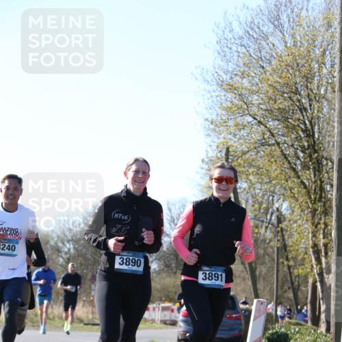 06.04.2025 - 44. Internationalen Wilhelmsburger Insellauf Jannik Wohlers http://msf.ph/oto/7622967 06.04.2025 10:24:55 Laufen 240, 16, 3890, 3891 meine-sportfotos.de