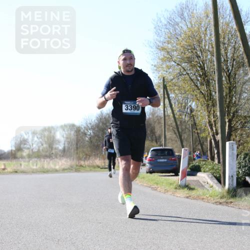06.04.2025 - 44. Internationalen Wilhelmsburger Insellauf Jannik Wohlers http://msf.ph/oto/7622988 06.04.2025 10:25:05 Laufen 3390 meine-sportfotos.de