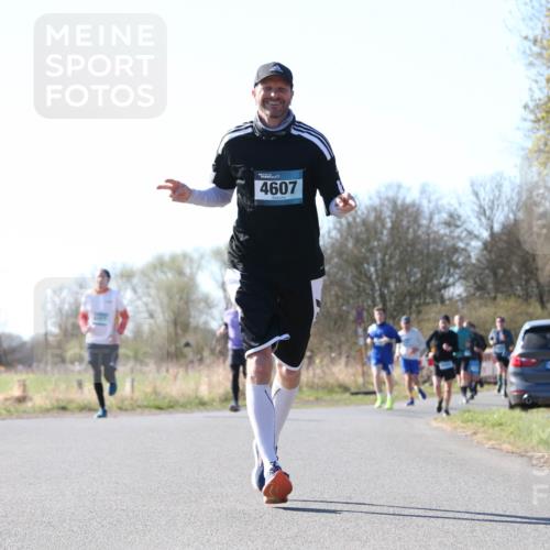 06.04.2025 - 44. Internationalen Wilhelmsburger Insellauf Jannik Wohlers http://msf.ph/oto/7623004 06.04.2025 10:25:21 Laufen 4607 meine-sportfotos.de