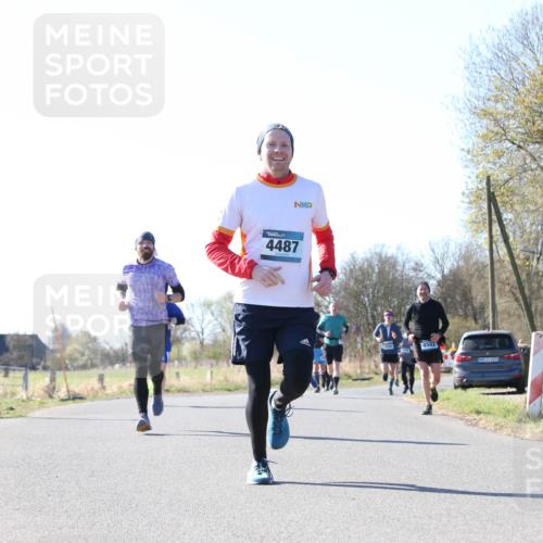06.04.2025 - 44. Internationalen Wilhelmsburger Insellauf Jannik Wohlers http://msf.ph/oto/7623020 06.04.2025 10:25:28 Laufen 4487, 4502 meine-sportfotos.de