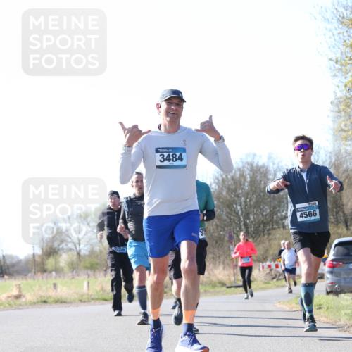06.04.2025 - 44. Internationalen Wilhelmsburger Insellauf Jannik Wohlers http://msf.ph/oto/7623033 06.04.2025 10:25:34 Laufen 200, 3484, 4566, 4566, 31, 4323 meine-sportfotos.de