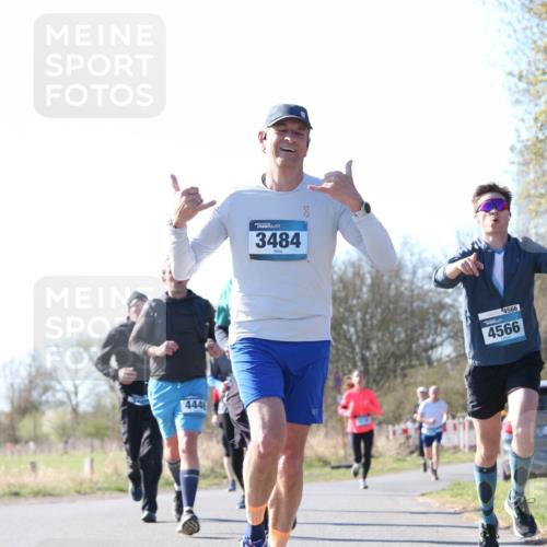 06.04.2025 - 44. Internationalen Wilhelmsburger Insellauf Jannik Wohlers http://msf.ph/oto/7623036 06.04.2025 10:25:34 Laufen 4446, 3484, 4566, 4566, 31, 6923 meine-sportfotos.de
