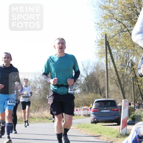 06.04.2025 - 44. Internationalen Wilhelmsburger Insellauf Jannik Wohlers http://msf.ph/oto/7623041 06.04.2025 10:25:35 Laufen 4446, 37, 31, 4323, 3 meine-sportfotos.de