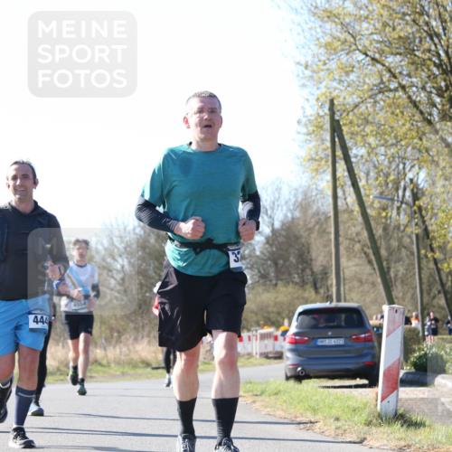 06.04.2025 - 44. Internationalen Wilhelmsburger Insellauf Jannik Wohlers http://msf.ph/oto/7623042 06.04.2025 10:25:35 Laufen 444, 4554, 37, 31, 4323, 4 meine-sportfotos.de