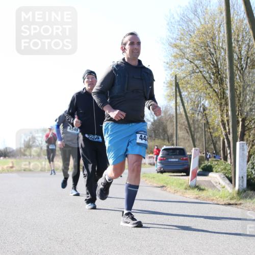 06.04.2025 - 44. Internationalen Wilhelmsburger Insellauf Jannik Wohlers http://msf.ph/oto/7623046 06.04.2025 10:25:37 Laufen 4549, 3009, 44 meine-sportfotos.de