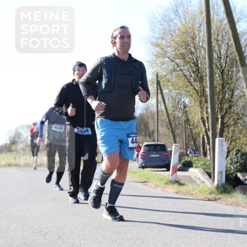 06.04.2025 - 44. Internationalen Wilhelmsburger Insellauf Jannik Wohlers http://msf.ph/oto/7623047 06.04.2025 10:25:38 Laufen 4549, 3009, 44 meine-sportfotos.de