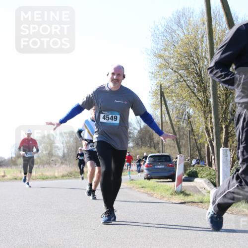 06.04.2025 - 44. Internationalen Wilhelmsburger Insellauf Jannik Wohlers http://msf.ph/oto/7623056 06.04.2025 10:25:39 Laufen 45, 4549, 1437, 31, 45323 meine-sportfotos.de