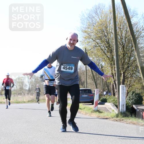 06.04.2025 - 44. Internationalen Wilhelmsburger Insellauf Jannik Wohlers http://msf.ph/oto/7623059 06.04.2025 10:25:39 Laufen 554, 4549, 431, 6923 meine-sportfotos.de