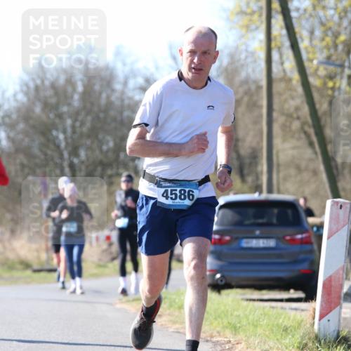 06.04.2025 - 44. Internationalen Wilhelmsburger Insellauf Jannik Wohlers http://msf.ph/oto/7623075 06.04.2025 10:25:45 Laufen 4586 meine-sportfotos.de