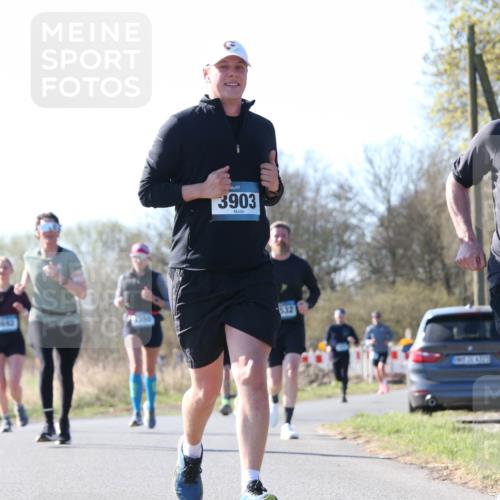 06.04.2025 - 44. Internationalen Wilhelmsburger Insellauf Jannik Wohlers http://msf.ph/oto/7623108 06.04.2025 10:25:56 Laufen 3903, 532, 3761 meine-sportfotos.de