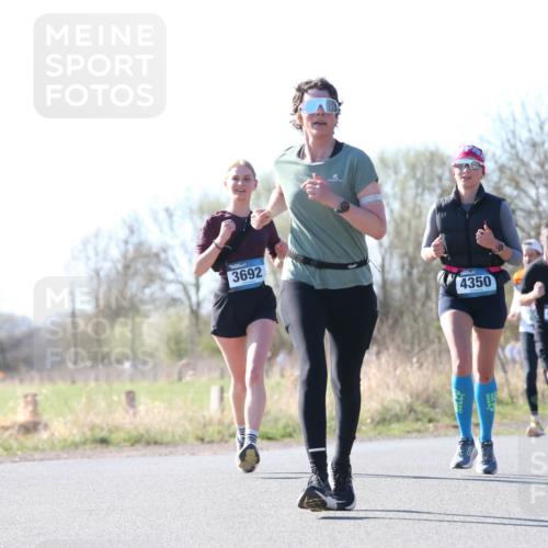 06.04.2025 - 44. Internationalen Wilhelmsburger Insellauf Jannik Wohlers http://msf.ph/oto/7623110 06.04.2025 10:25:58 Laufen 3692, 4350, 4399 meine-sportfotos.de