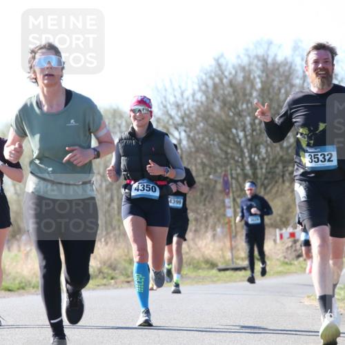 06.04.2025 - 44. Internationalen Wilhelmsburger Insellauf Jannik Wohlers http://msf.ph/oto/7623112 06.04.2025 10:25:58 Laufen 3692, 4350, 4399, 3532 meine-sportfotos.de