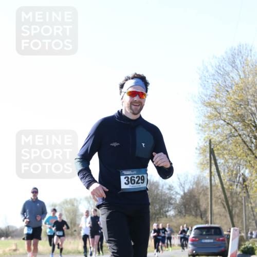 06.04.2025 - 44. Internationalen Wilhelmsburger Insellauf Jannik Wohlers http://msf.ph/oto/7623155 06.04.2025 10:26:11 Laufen 3629 meine-sportfotos.de