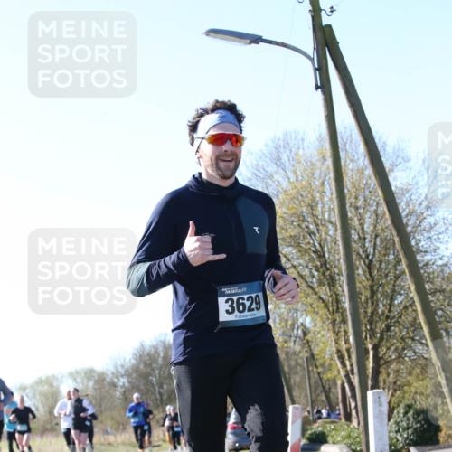 06.04.2025 - 44. Internationalen Wilhelmsburger Insellauf Jannik Wohlers http://msf.ph/oto/7623159 06.04.2025 10:26:12 Laufen 3629 meine-sportfotos.de