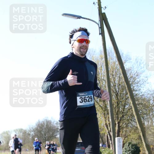 06.04.2025 - 44. Internationalen Wilhelmsburger Insellauf Jannik Wohlers http://msf.ph/oto/7623160 06.04.2025 10:26:12 Laufen 3629 meine-sportfotos.de