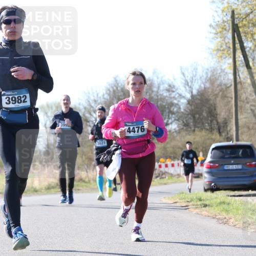 06.04.2025 - 44. Internationalen Wilhelmsburger Insellauf Jannik Wohlers http://msf.ph/oto/7623196 06.04.2025 10:26:37 Laufen 3982, 399, 3821, 4476, 48, 31, 4323 meine-sportfotos.de