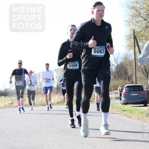 06.04.2025 - 44. Internationalen Wilhelmsburger Insellauf Jannik Wohlers http://msf.ph/oto/7623238 06.04.2025 10:26:59 Laufen 4509, 2039, 3827, 3498, 5087, 431, 4323, 5088 meine-sportfotos.de