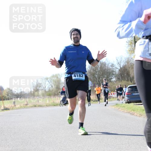 06.04.2025 - 44. Internationalen Wilhelmsburger Insellauf Jannik Wohlers http://msf.ph/oto/7623265 06.04.2025 10:27:06 Laufen 4182, 31, 31, 4323, 4039 meine-sportfotos.de