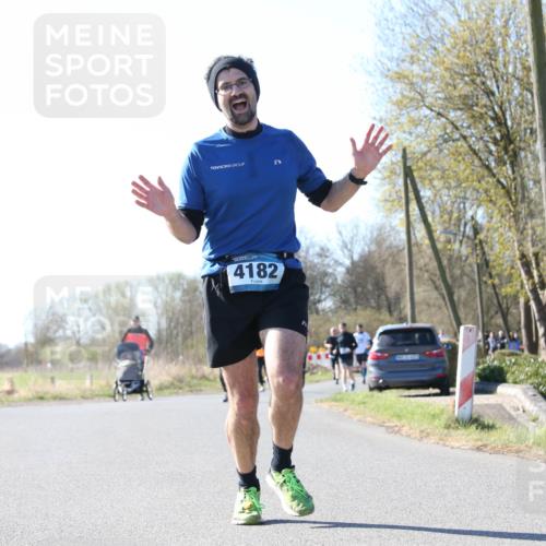 06.04.2025 - 44. Internationalen Wilhelmsburger Insellauf Jannik Wohlers http://msf.ph/oto/7623270 06.04.2025 10:27:06 Laufen 4182 meine-sportfotos.de
