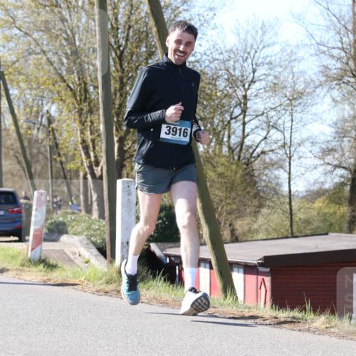 06.04.2025 - 44. Internationalen Wilhelmsburger Insellauf Jannik Wohlers http://msf.ph/oto/7623274 06.04.2025 10:27:18 Laufen 3916 meine-sportfotos.de