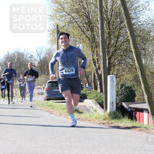 06.04.2025 - 44. Internationalen Wilhelmsburger Insellauf Jannik Wohlers http://msf.ph/oto/7623333 06.04.2025 10:27:36 Laufen 3518, 4100, 3918, 432, 4429 meine-sportfotos.de