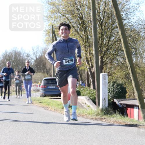 06.04.2025 - 44. Internationalen Wilhelmsburger Insellauf Jannik Wohlers http://msf.ph/oto/7623335 06.04.2025 10:27:36 Laufen 30, 3518, 3918, 314323, 4429 meine-sportfotos.de