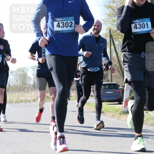 06.04.2025 - 44. Internationalen Wilhelmsburger Insellauf Jannik Wohlers http://msf.ph/oto/7623347 06.04.2025 10:27:42 Laufen 3978, 4302, 4301, 31, 4323 meine-sportfotos.de