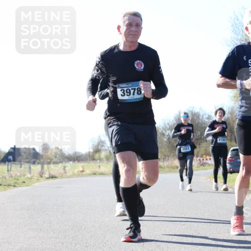 06.04.2025 - 44. Internationalen Wilhelmsburger Insellauf Jannik Wohlers http://msf.ph/oto/7623354 06.04.2025 10:27:43 Laufen 3978, 3052, 4100, 517 meine-sportfotos.de