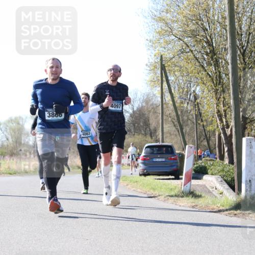 06.04.2025 - 44. Internationalen Wilhelmsburger Insellauf Jannik Wohlers http://msf.ph/oto/7623406 06.04.2025 10:28:06 Laufen 3123, 3860, 4063, 4097, 31, 4321 meine-sportfotos.de