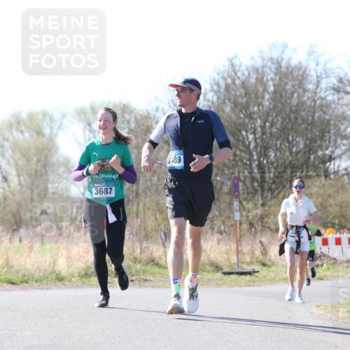 06.04.2025 - 44. Internationalen Wilhelmsburger Insellauf Jannik Wohlers http://msf.ph/oto/7623426 06.04.2025 10:28:11 Laufen 3687, 3489, 4352 meine-sportfotos.de