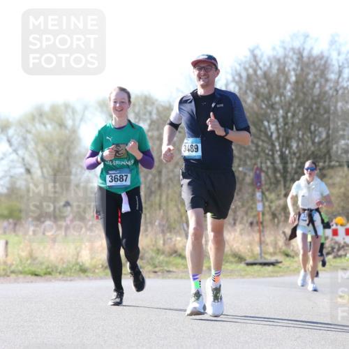 06.04.2025 - 44. Internationalen Wilhelmsburger Insellauf Jannik Wohlers http://msf.ph/oto/7623429 06.04.2025 10:28:12 Laufen 3687, 3489, 4352 meine-sportfotos.de