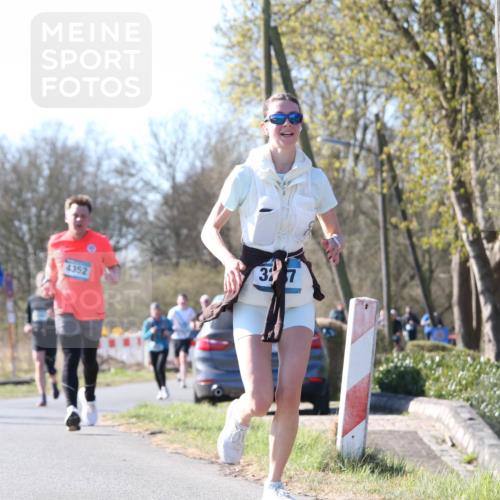06.04.2025 - 44. Internationalen Wilhelmsburger Insellauf Jannik Wohlers http://msf.ph/oto/7623464 06.04.2025 10:28:20 Laufen 3, 7, 4352 meine-sportfotos.de