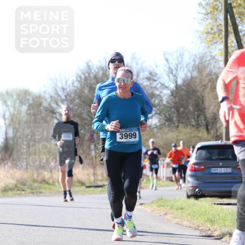 06.04.2025 - 44. Internationalen Wilhelmsburger Insellauf Jannik Wohlers http://msf.ph/oto/7623475 06.04.2025 10:28:24 Laufen 3845, 4095, 3999, 31, 4323, 4352 meine-sportfotos.de