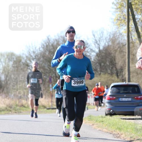 06.04.2025 - 44. Internationalen Wilhelmsburger Insellauf Jannik Wohlers http://msf.ph/oto/7623478 06.04.2025 10:28:24 Laufen 3845, 3999, 4352 meine-sportfotos.de