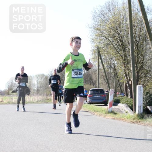 06.04.2025 - 44. Internationalen Wilhelmsburger Insellauf Jannik Wohlers http://msf.ph/oto/7623486 06.04.2025 10:28:28 Laufen 4375, 4095, 3845, 31, 4323 meine-sportfotos.de