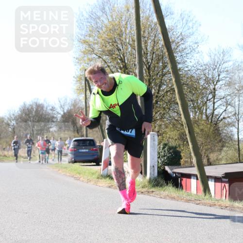 06.04.2025 - 44. Internationalen Wilhelmsburger Insellauf Jannik Wohlers http://msf.ph/oto/7623556 06.04.2025 10:29:02 Laufen  meine-sportfotos.de