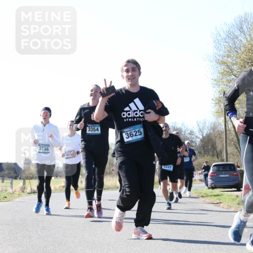 06.04.2025 - 44. Internationalen Wilhelmsburger Insellauf Jannik Wohlers http://msf.ph/oto/7623637 06.04.2025 10:29:38 Laufen 3736, 41, 3354, 3625, 5221, 313, 31, 4523, 3886, 3212 meine-sportfotos.de