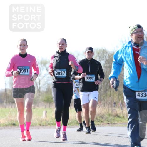 06.04.2025 - 44. Internationalen Wilhelmsburger Insellauf Jannik Wohlers http://msf.ph/oto/7623688 06.04.2025 10:29:56 Laufen 3937, 45, 3897, 4334, 4466 meine-sportfotos.de