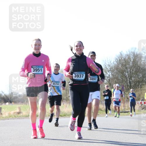 06.04.2025 - 44. Internationalen Wilhelmsburger Insellauf Jannik Wohlers http://msf.ph/oto/7623696 06.04.2025 10:29:58 Laufen 3951, 4574, 3937, 3897 meine-sportfotos.de