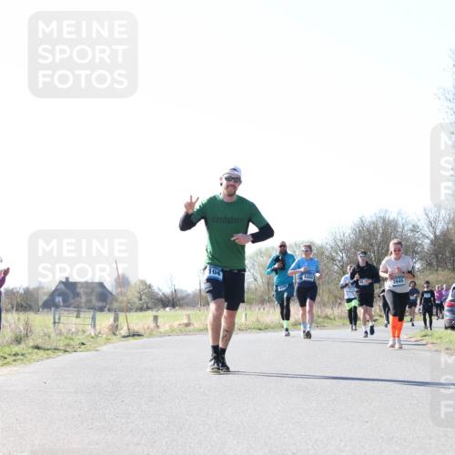 06.04.2025 - 44. Internationalen Wilhelmsburger Insellauf Jannik Wohlers http://msf.ph/oto/7623754 06.04.2025 10:30:19 Laufen 104, 45, 4450, 3945, 3 meine-sportfotos.de