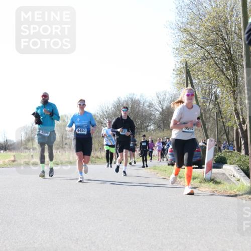 06.04.2025 - 44. Internationalen Wilhelmsburger Insellauf Jannik Wohlers http://msf.ph/oto/7623757 06.04.2025 10:30:21 Laufen 4596, 4450, 4523, 4573, 3945, 104 meine-sportfotos.de