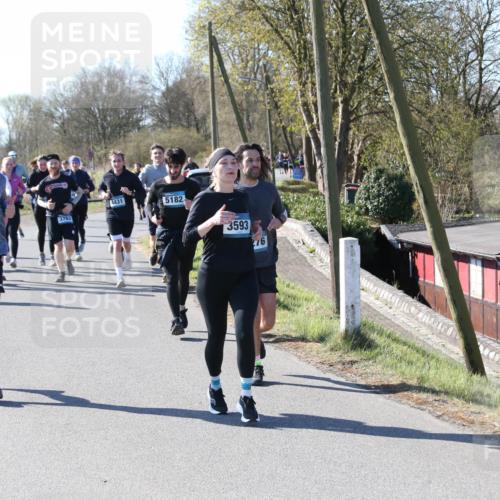 06.04.2025 - 44. Internationalen Wilhelmsburger Insellauf Jannik Wohlers http://msf.ph/oto/7623775 06.04.2025 10:30:34 Laufen 3065, 3763, 4431, 5182, 3593, 276 meine-sportfotos.de