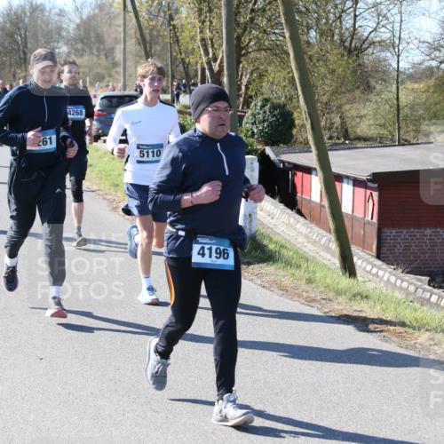 06.04.2025 - 44. Internationalen Wilhelmsburger Insellauf Jannik Wohlers http://msf.ph/oto/7623802 06.04.2025 10:30:45 Laufen 261, 4268, 5110, 4196 meine-sportfotos.de