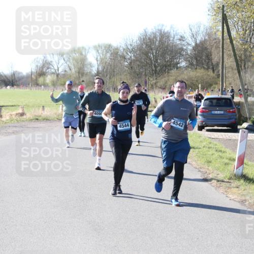 06.04.2025 - 44. Internationalen Wilhelmsburger Insellauf Jannik Wohlers http://msf.ph/oto/7623883 06.04.2025 10:31:37 Laufen 4090, 4544, 3922, 4542, 4321 meine-sportfotos.de